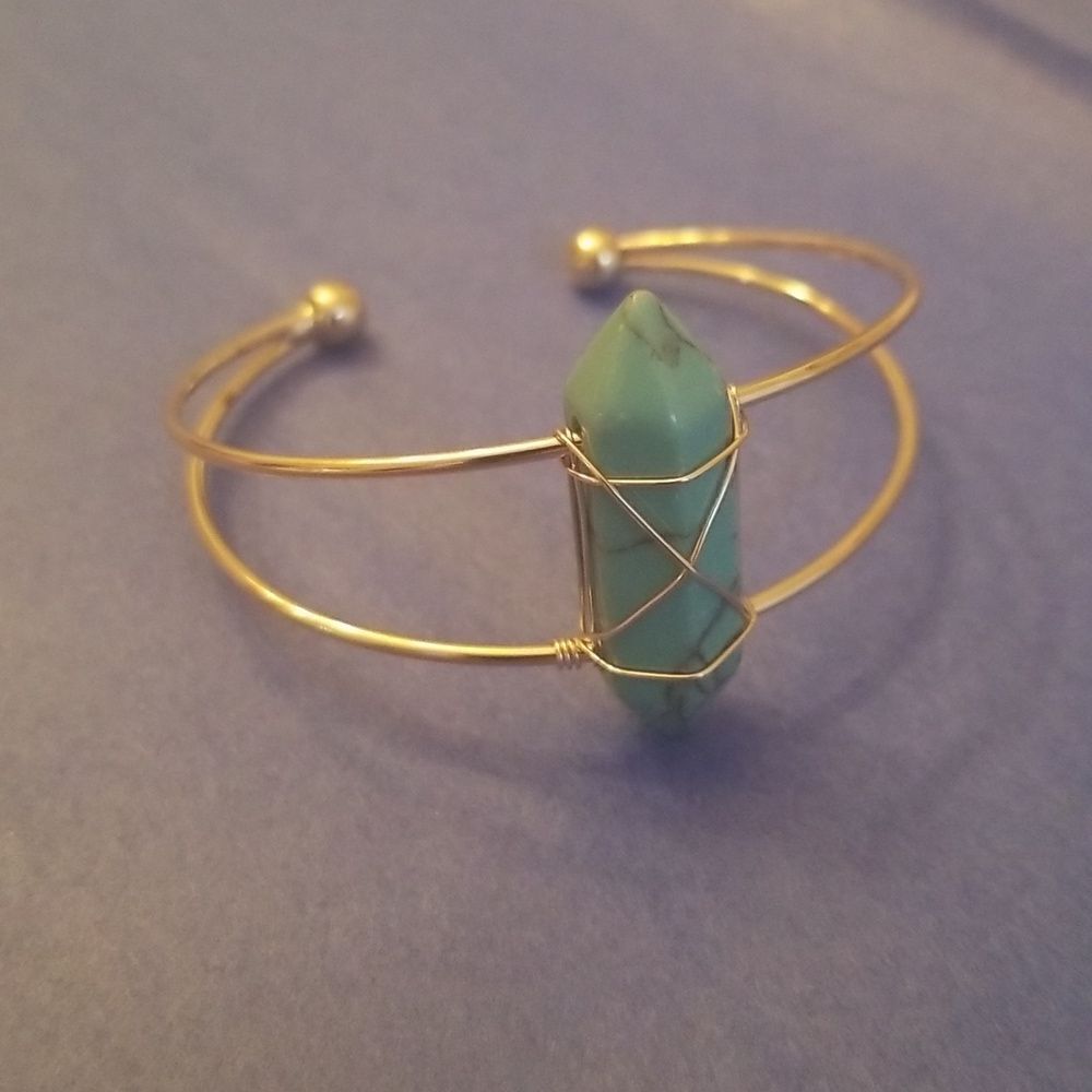 Turquoise gold tone cuff bracelet - Picture 2 of 10